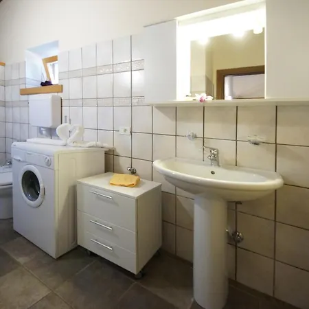 Летний дом Casa Maroc By Hotel Pineta Campi Tremosine